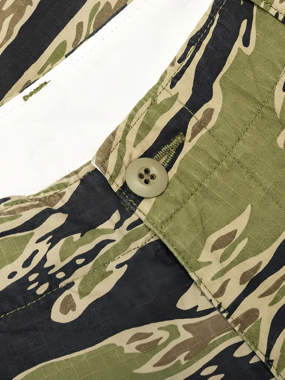 WACKO MARIA Tiger broek met camouflageprint en zes zakken Groen