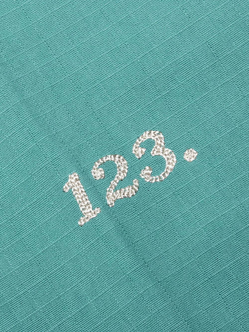 Advisory Board Crystals Studio Work Apatite broek met geborduurd nummer en trekkoord Blauw
