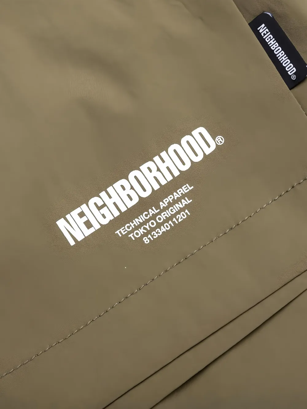 Neighborhood Shorts met ceintuur Groen