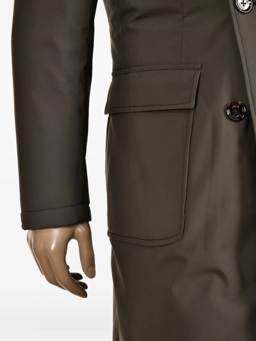 Kiton Trenchcoat met dubbele rij knopen en opgestikte zak Bruin