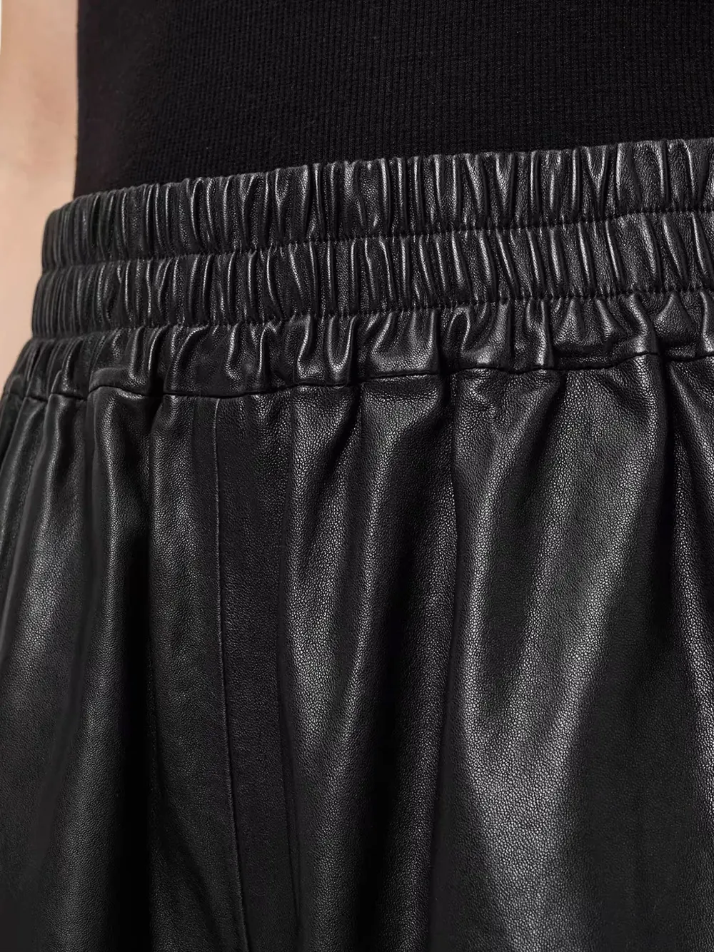AllSaints Arla Lea leren shorts met elastische taille Zwart