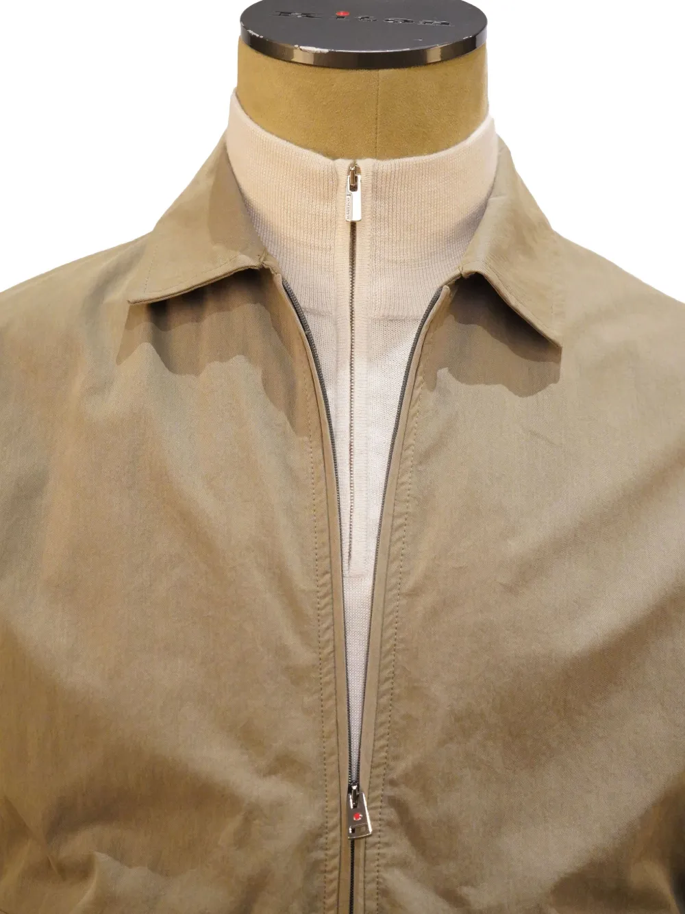 Kiton Jack met opgestikte zakken en rits Beige