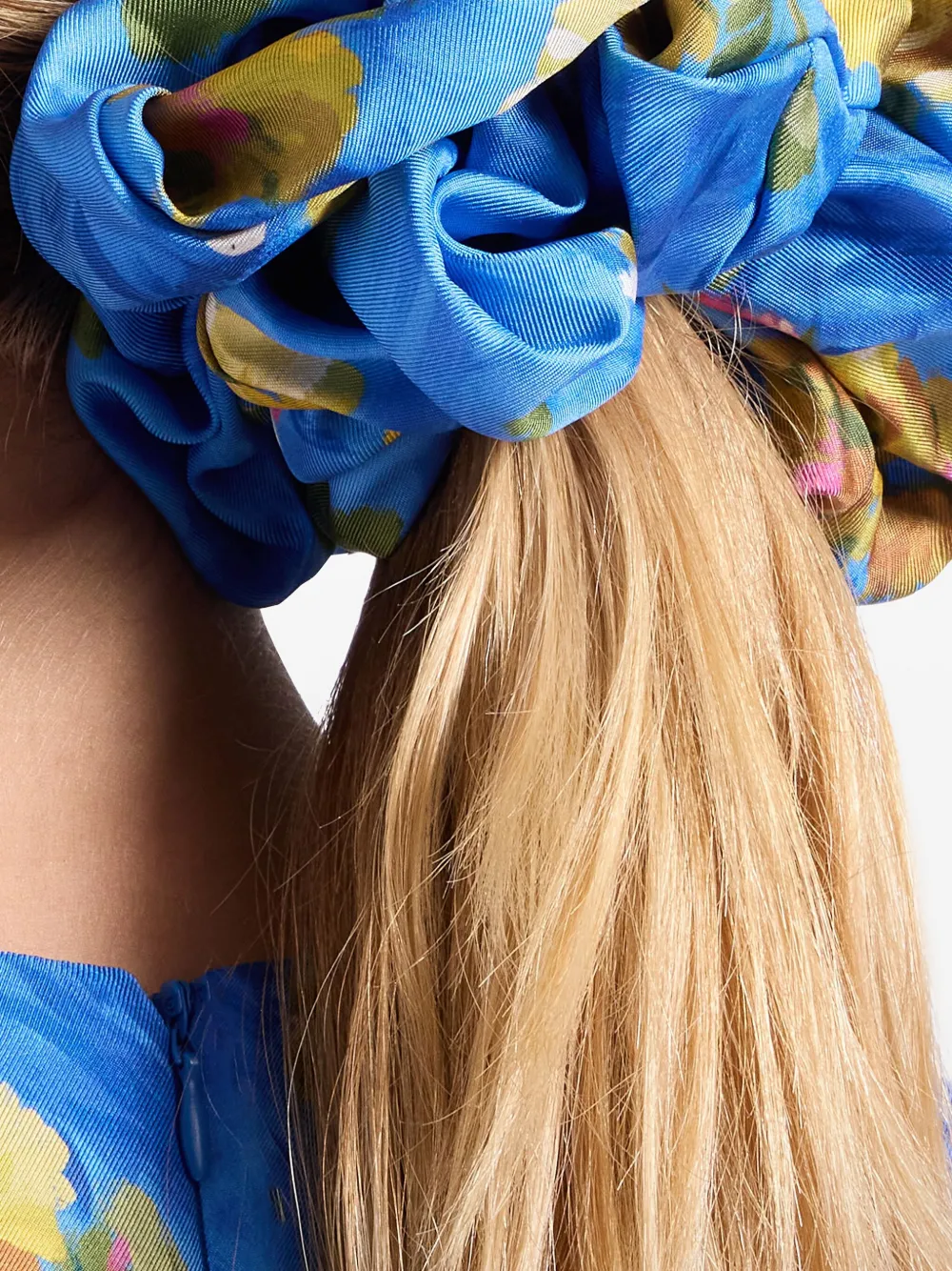 La DoubleJ Giga zijden scrunchie met bloemen Blauw