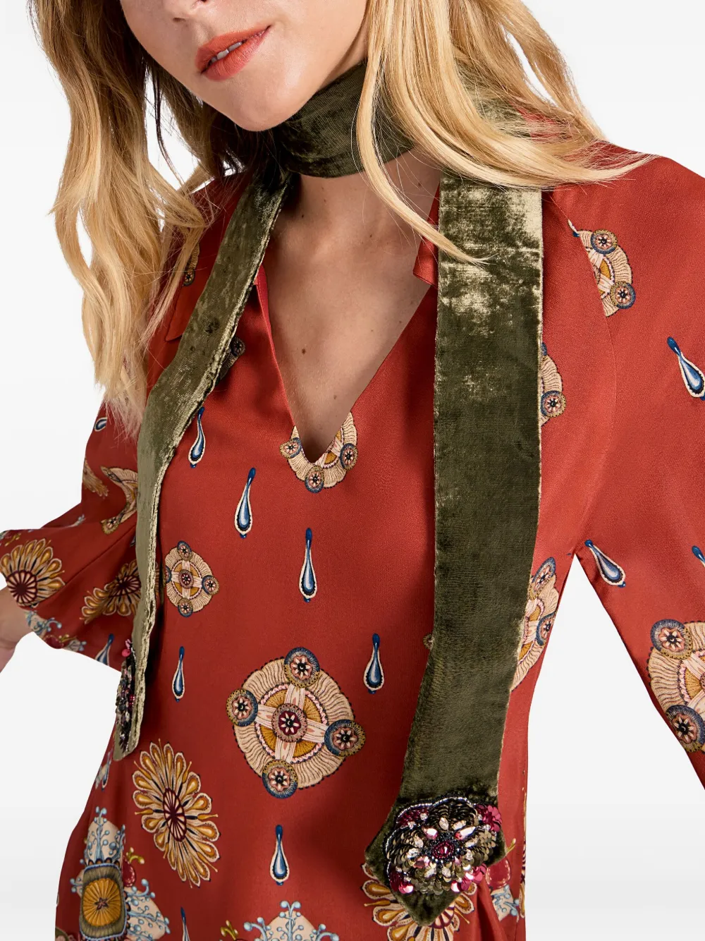 La Doublej Ella 2-ways Embellished Velvet-texture Stole In Brown