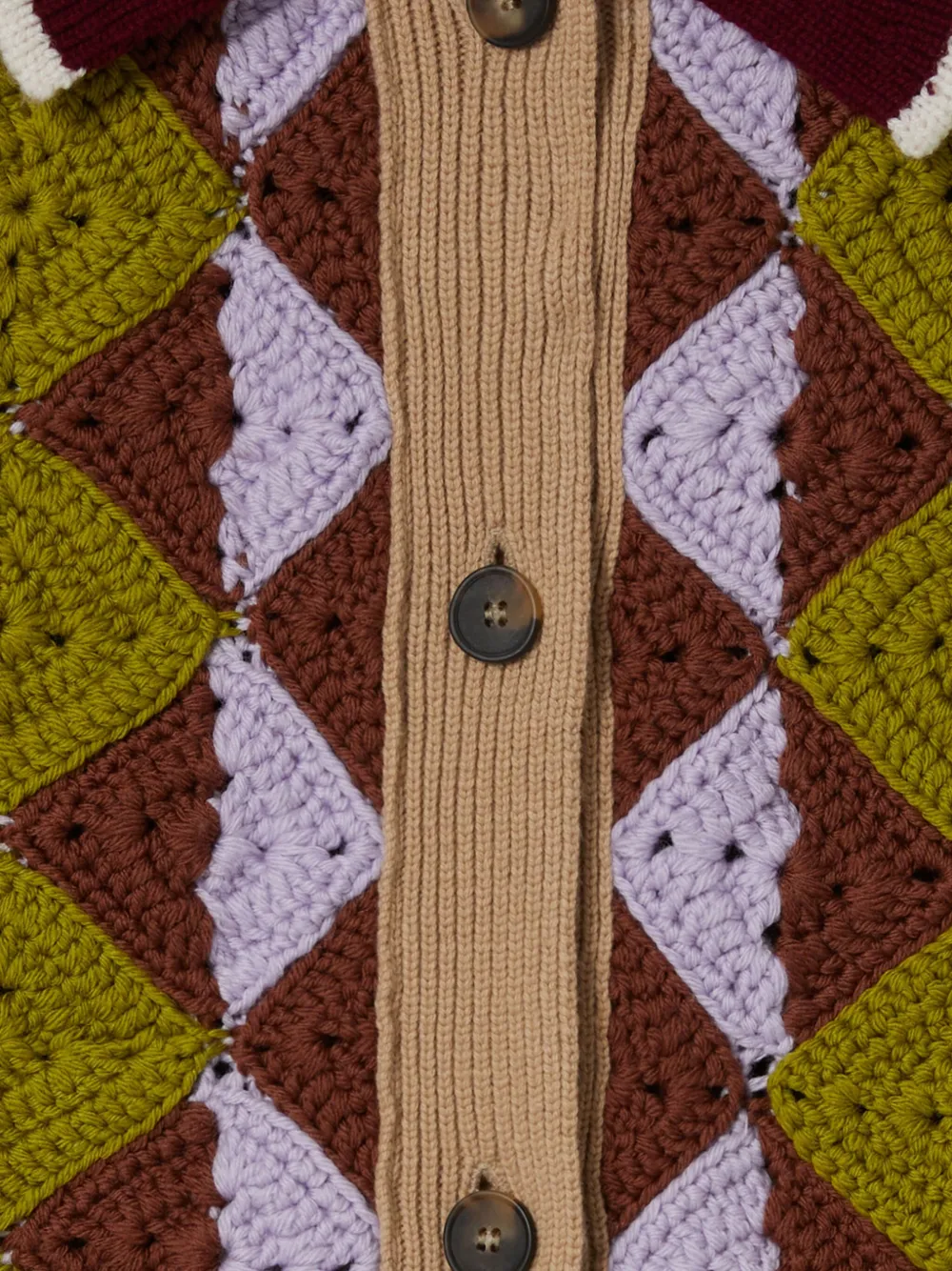 La DoubleJ Vest met gehaakt vlak en knoopsluiting Bruin