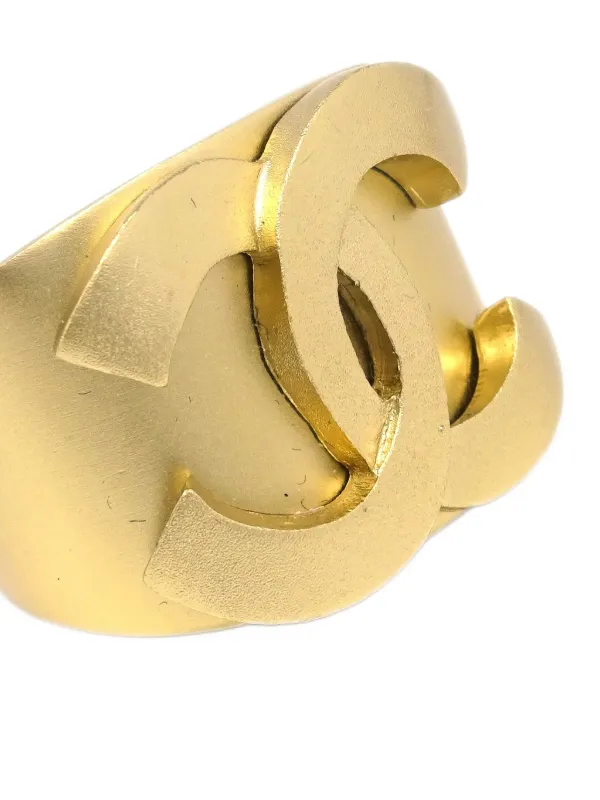 CHANEL Pre-Owned 2001 Logo Ring | Gold | FARFETCH