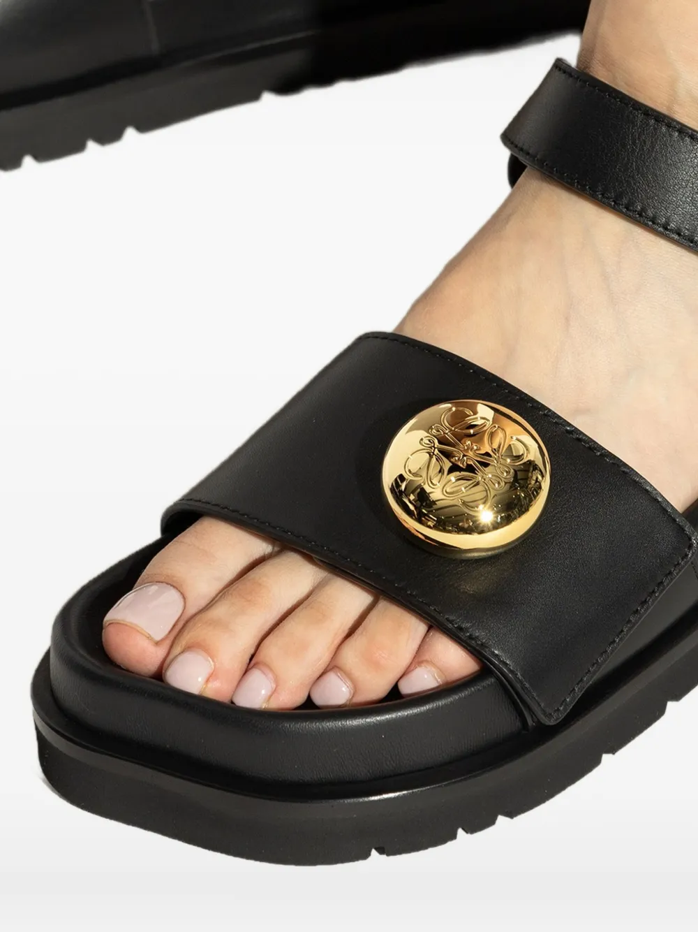 Loewe Women Pebble Sandals With Soft Calfskin Fussbett Sole In Black