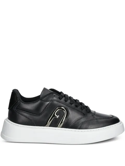 Furla tenis con placa del logo