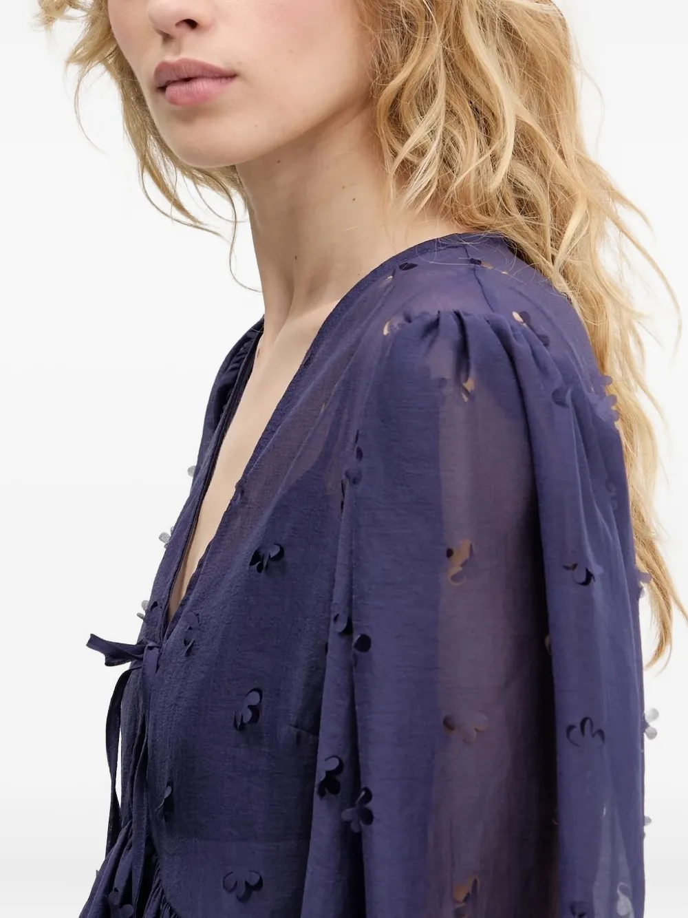 Stine Goya floral-embellished tie-neck blouse Blauw