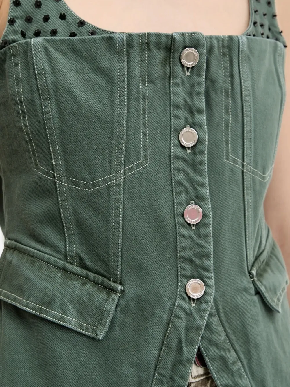 Stine Goya embellished button top Groen