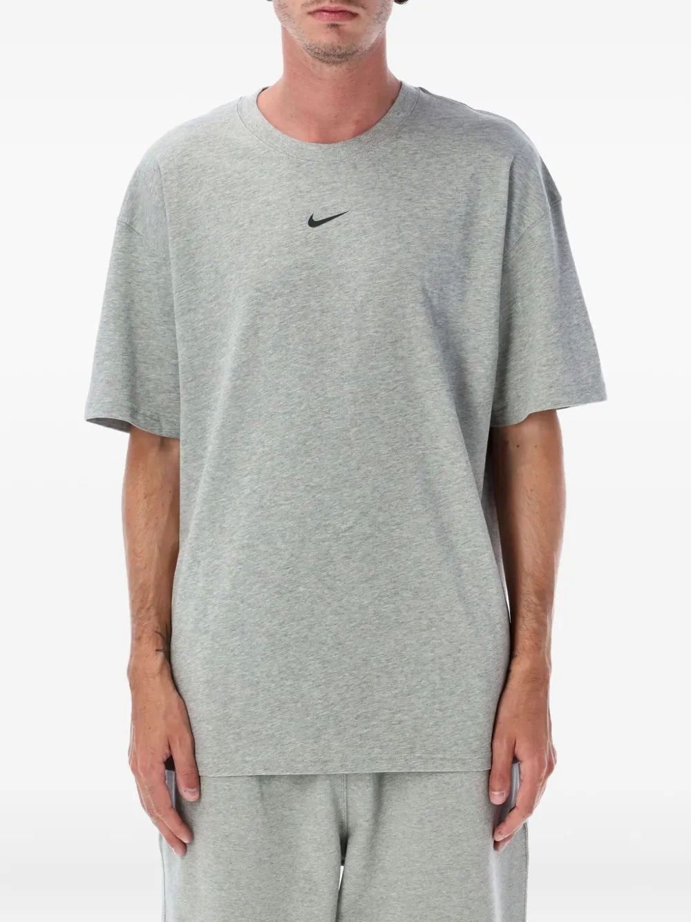 Nike T-shirt met logoprint Grijs