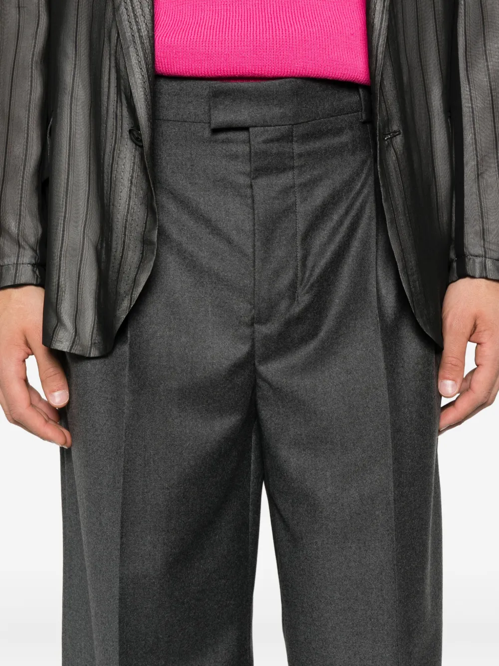 AMI Paris pleated tab trousers Grijs