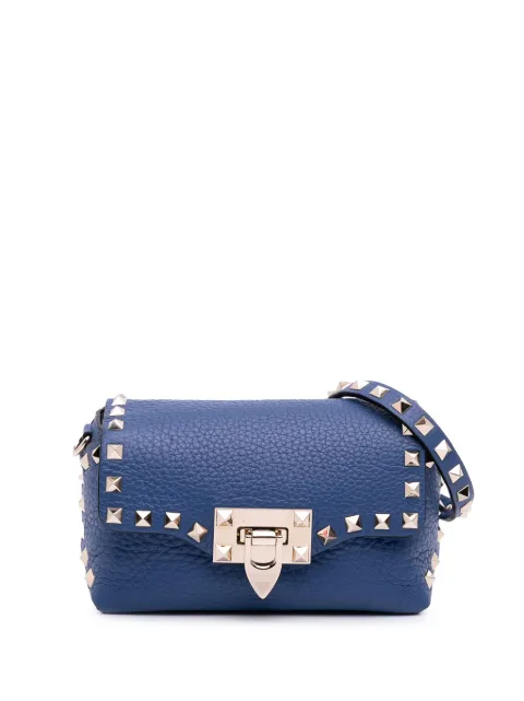 Valentino Garavani Pre-Owned شنطة كروس 'روكستد' صغيرة بجلد محبب وقلاب 2018-2024