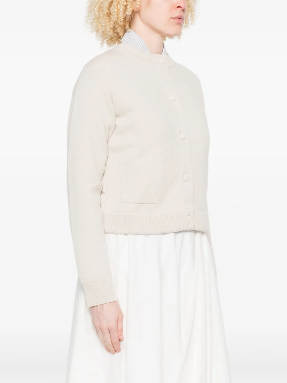 Moncler Vest met knoopsluiting en logo-patch Beige