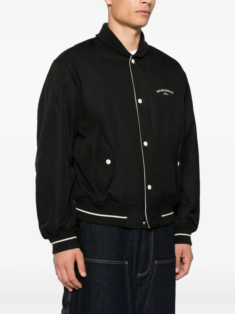 Emporio Armani logo-embroidered bomber jacket Zwart