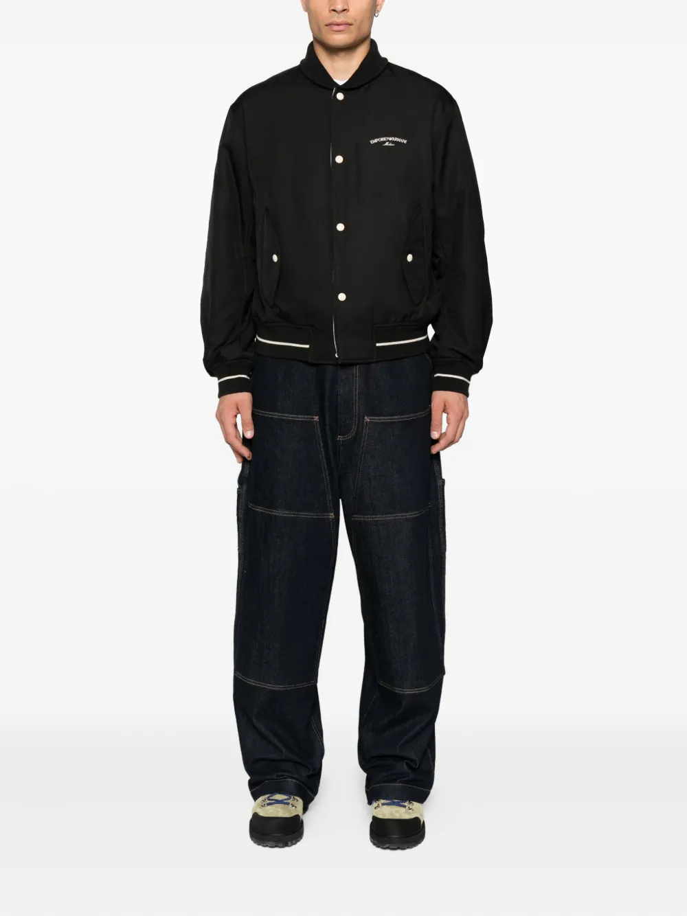 Emporio Armani logo-embroidered bomber jacket Zwart