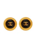 CHANEL Pre-Owned 1994 CC-mark clip-on earrings - Gold