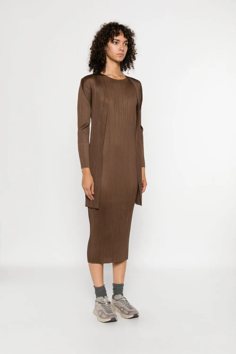 Pleats Please Issey Miyake Geplooide jas met open voorkant Bruin
