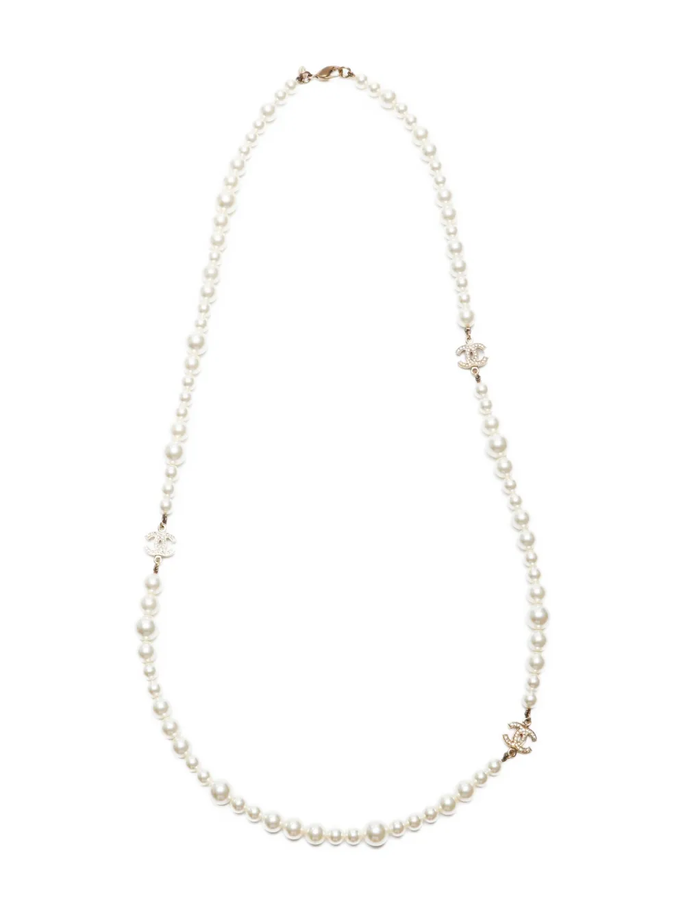 Pre-owned Chanel 2012 Cc Mark Pearl Necklace In White