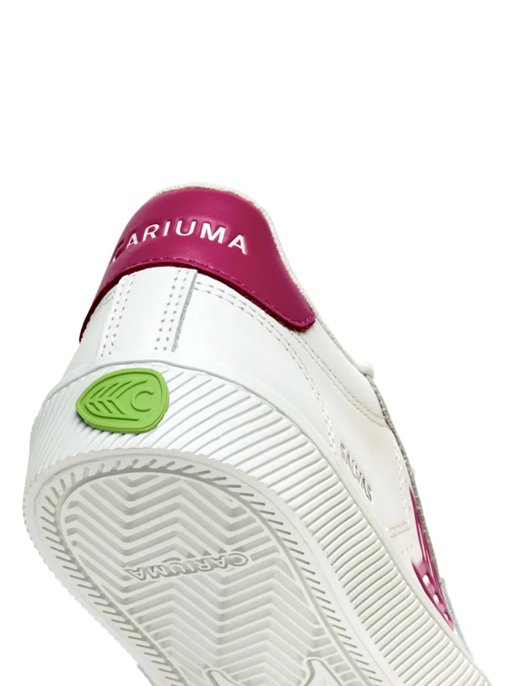 Cariuma Salvas logo-detail leather sneakers White