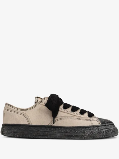 General Scale. Roy smudged canvas sneakers