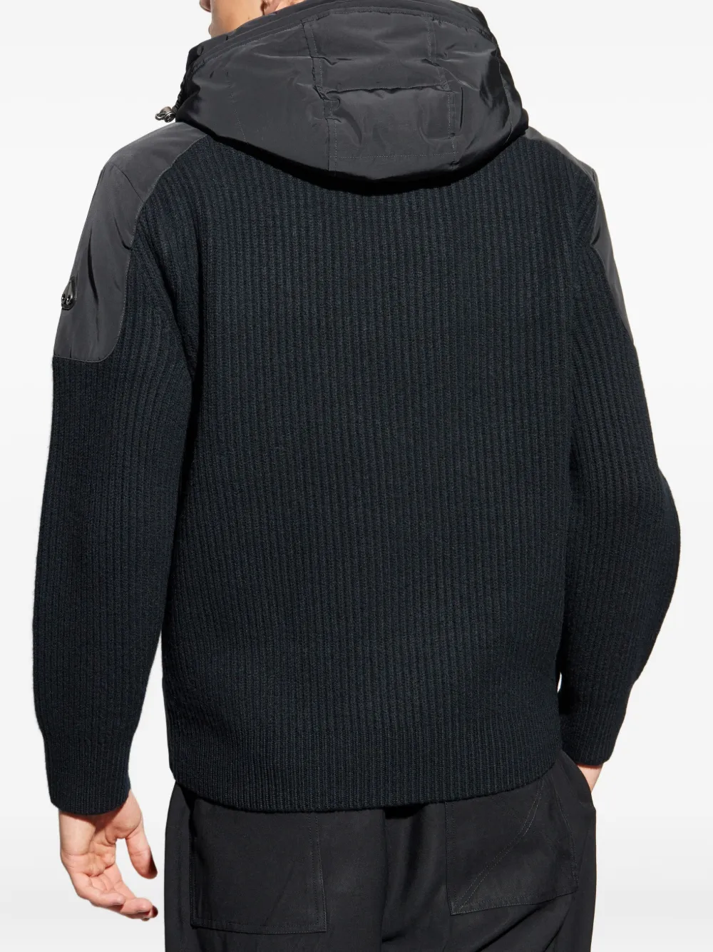 Moose Knuckles ribbed-panel quilted padded jacket Zwart