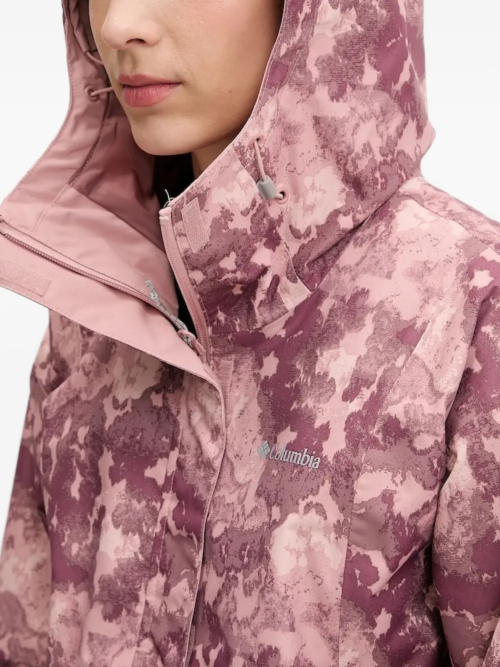 Columbia Hikebound™ trainingsjack met camouflageprint en capuchon Roze