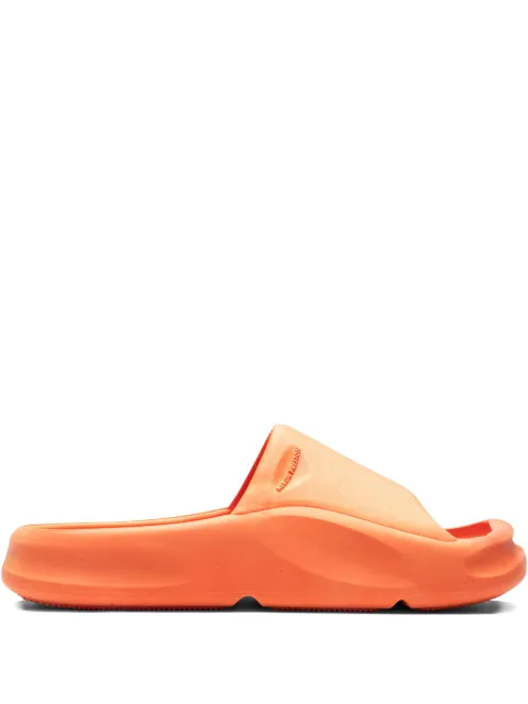 Heron Preston logo-embossed slides