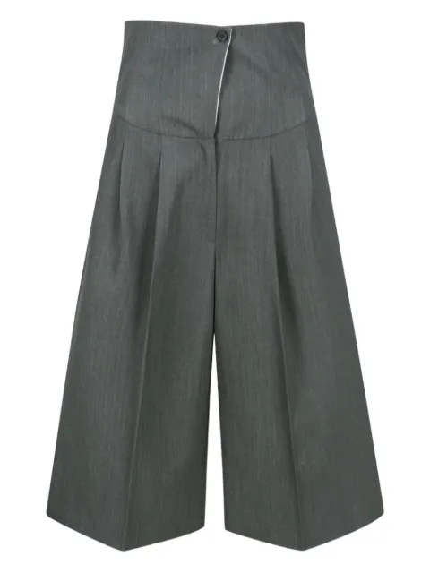 YCH pleated-details shorts