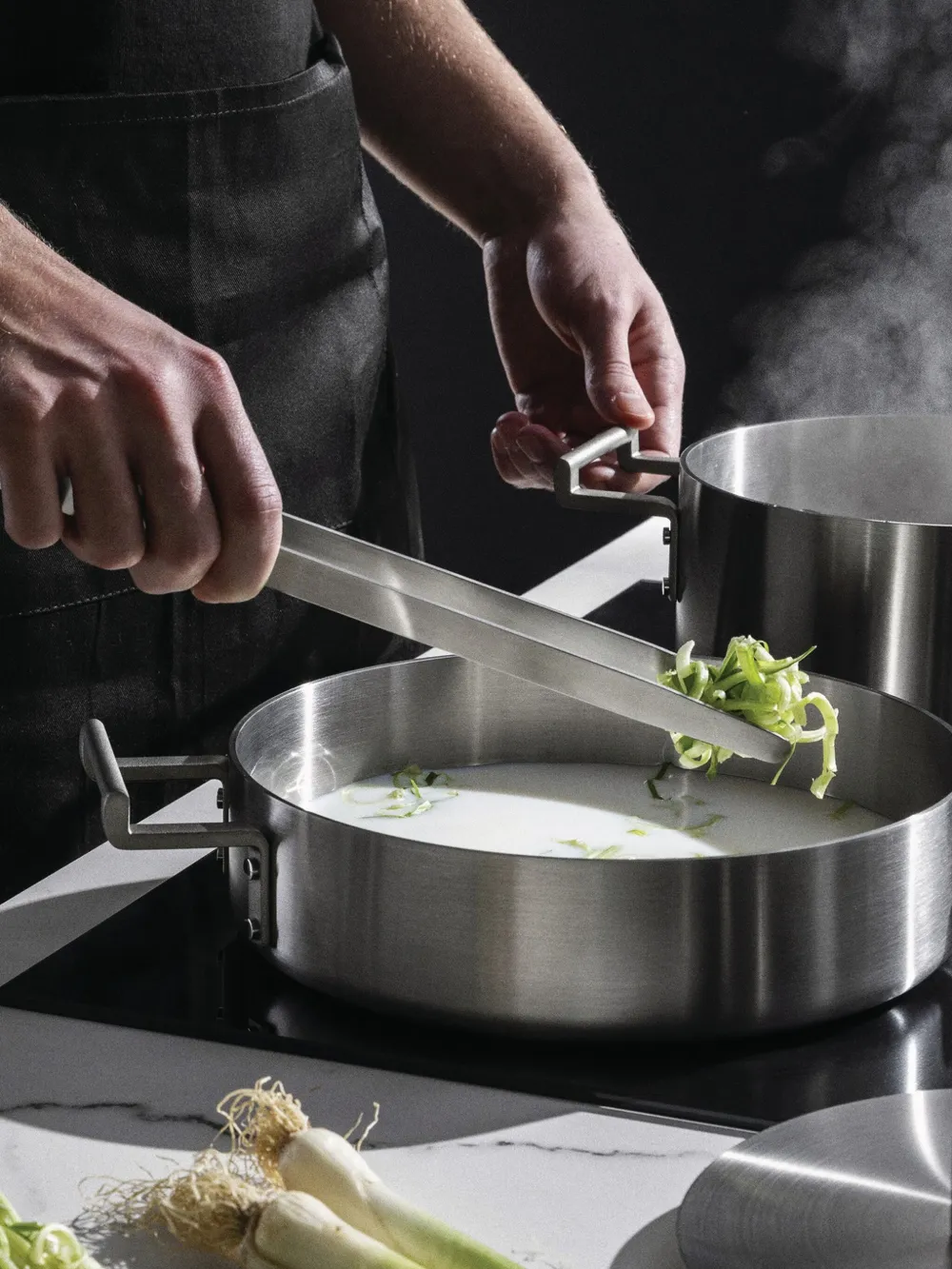 Alessi Convivio tongs | Tableware | Image 2