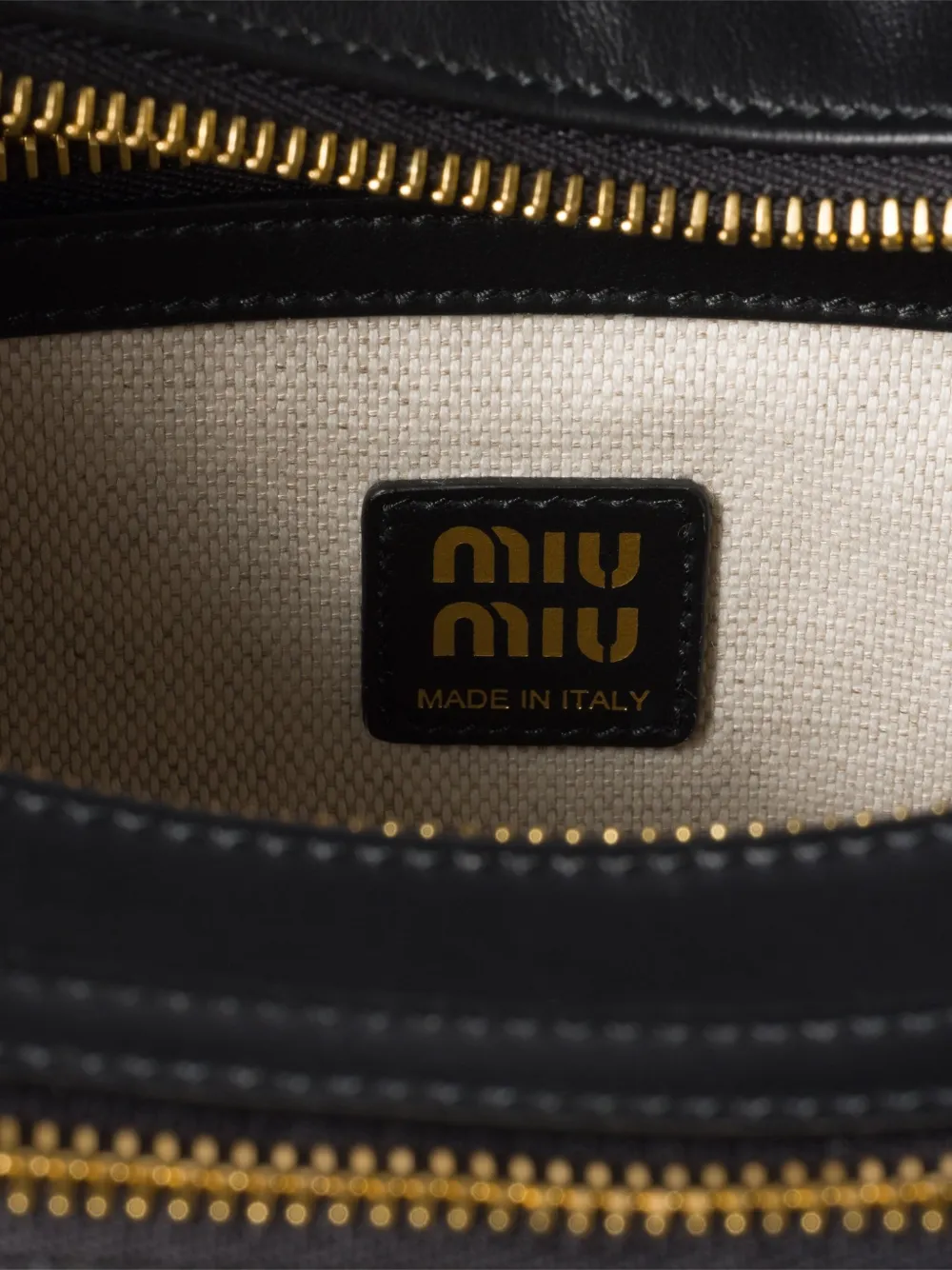 Miu Pocket shoulder bag Zwart