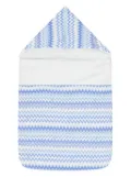 Missoni Kids zigzag-pattern hooded sleep bag - Blue