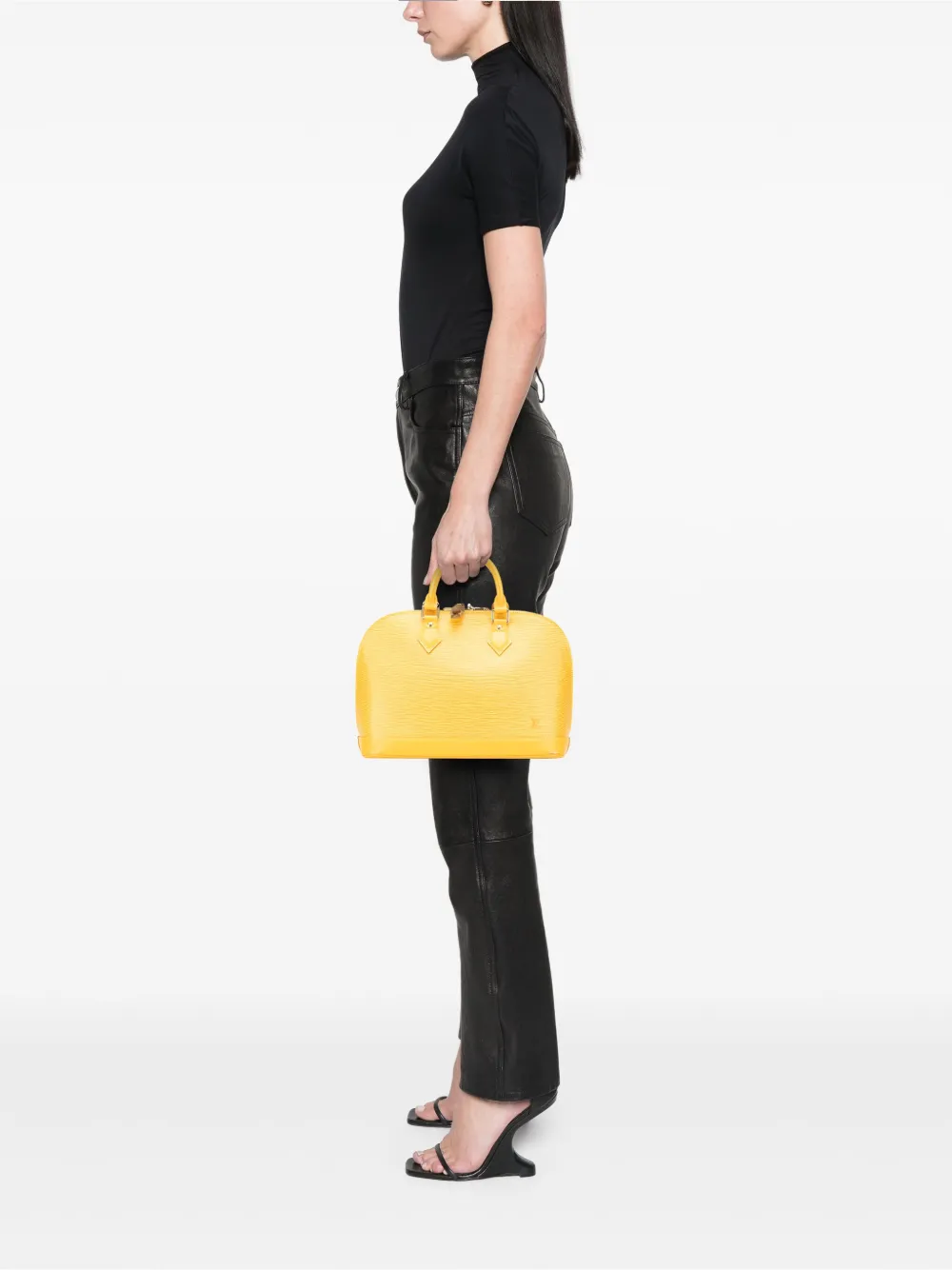 Louis Vuitton Pre-Owned 2002 Epi Alma PM handbag | Pre-Owned | Image 2