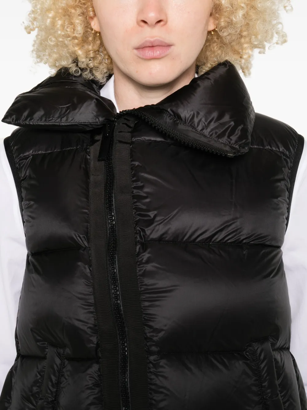 sacai Bodywarmer met hoge hals Zwart