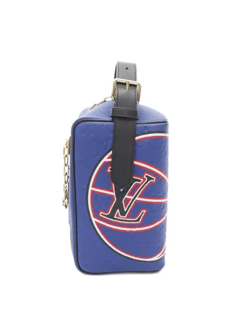Louis Vuitton Pre-Owned x NBA 2021 logo-print clutch bag 