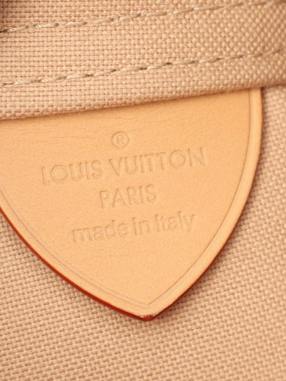 Pre-owned Louis Vuitton 2010 Atlantis Tote Bag In White