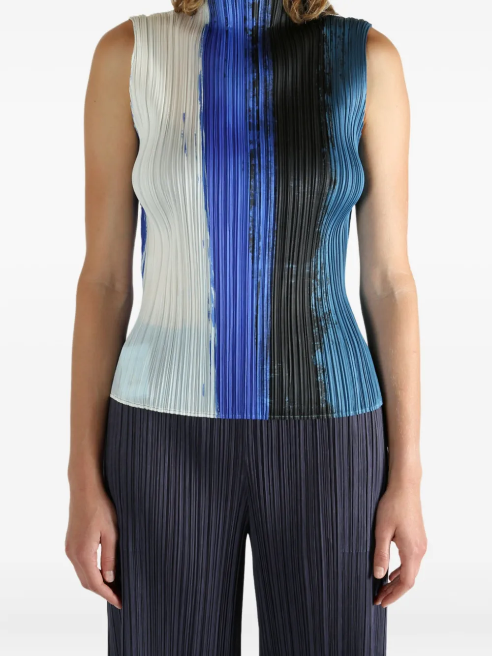 Pleats Please Issey Miyake paint-effect pleated top Blauw
