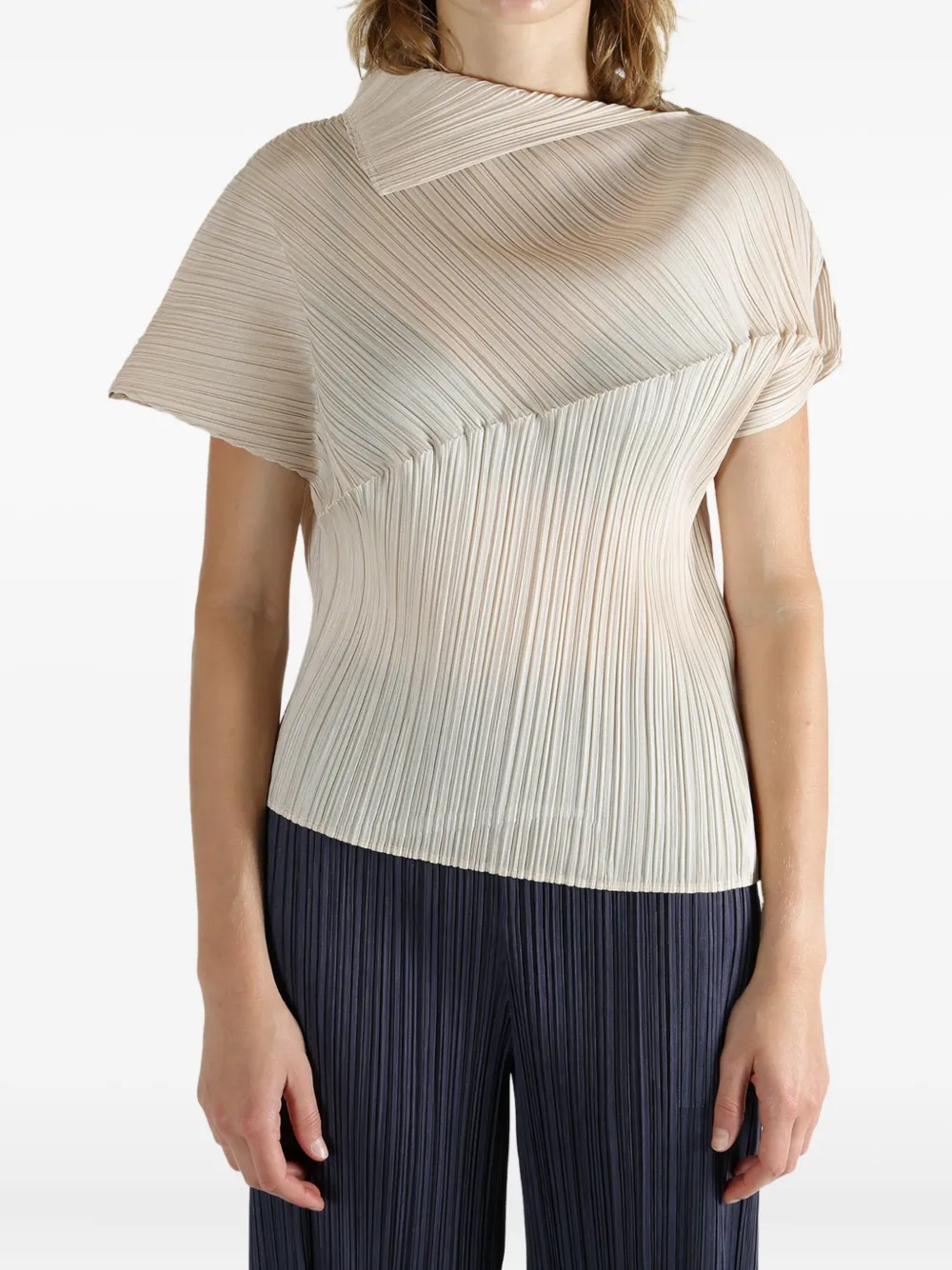 Pleats Please Issey Miyake pleated asymmetric top - Beige