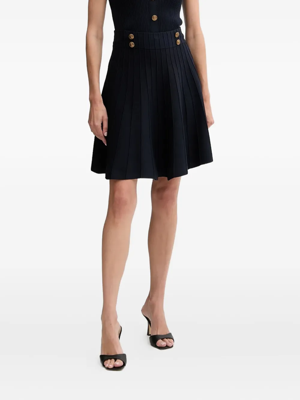button-detailed pleated skirt