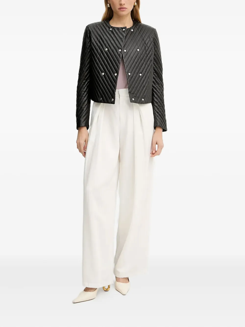 BOSS quilted-chevron cropped jacket Zwart
