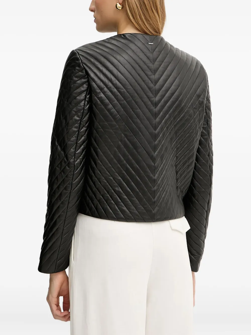 BOSS quilted-chevron cropped jacket Zwart