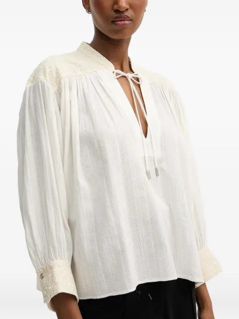 BOSS top bordado con moño en el cuello