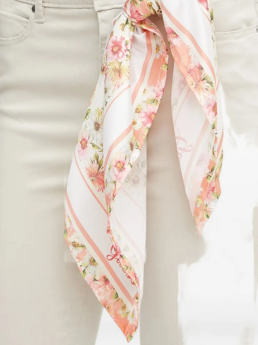 GUESS USA Jeans met bloemenprint Beige