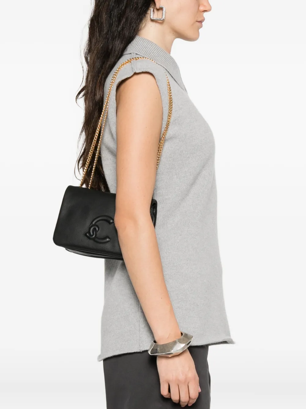 Coccinelle mini embossed-logo chain shoulder bag - Zwart