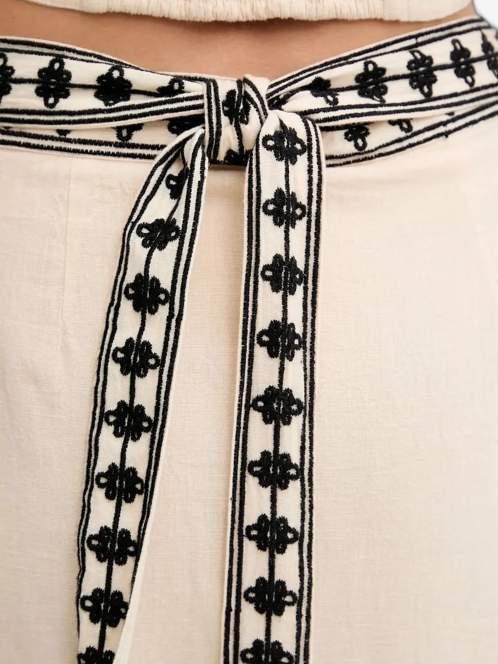 Hoss Intropia Midi-rok met geborduurde boom Beige