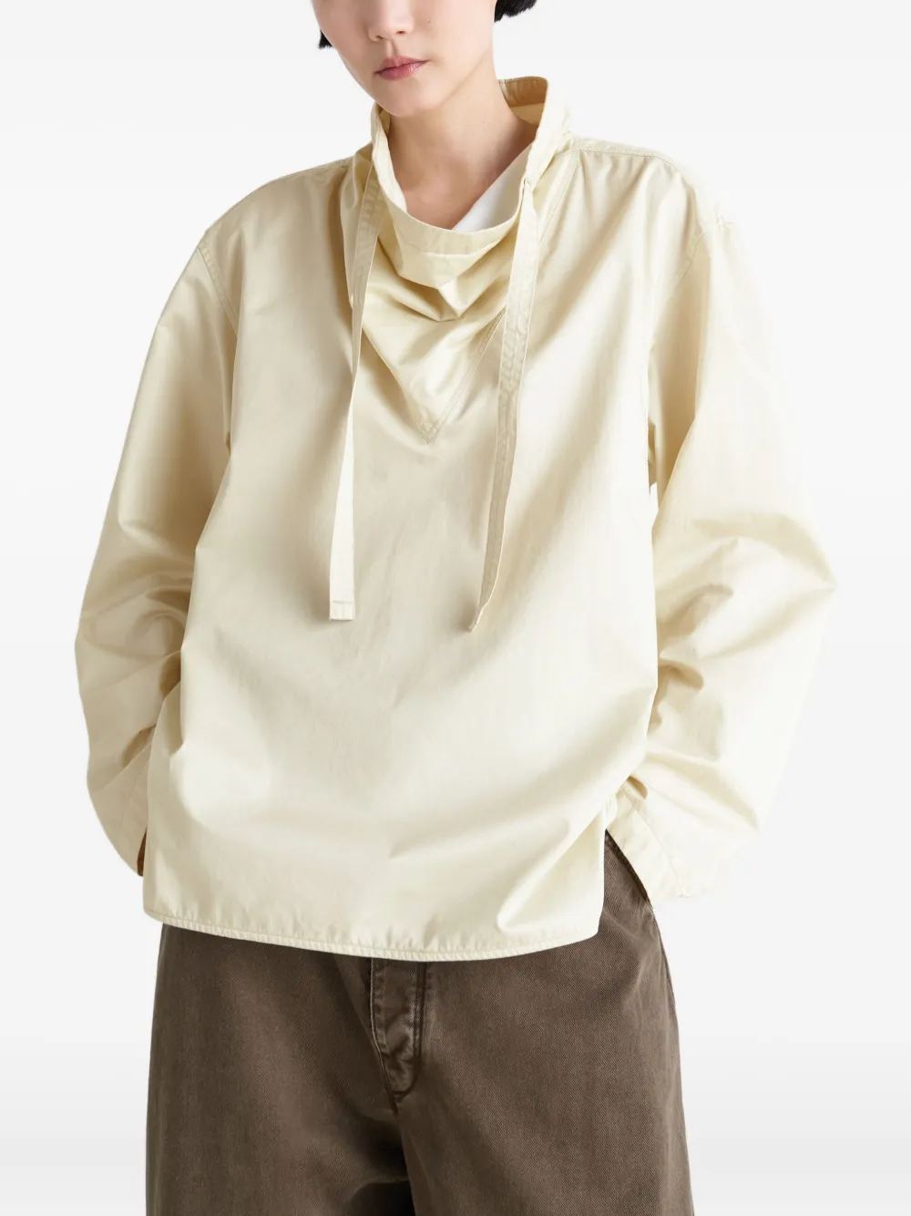 LEMAIRE Blouse met hoge hals en trekkoord BG250 RICE PAPER