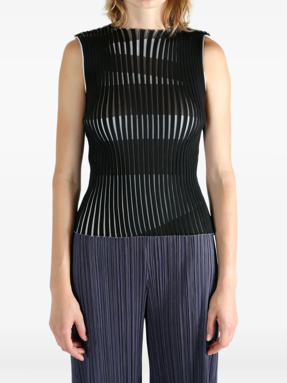 Issey Miyake pleated sleeveless top Zwart