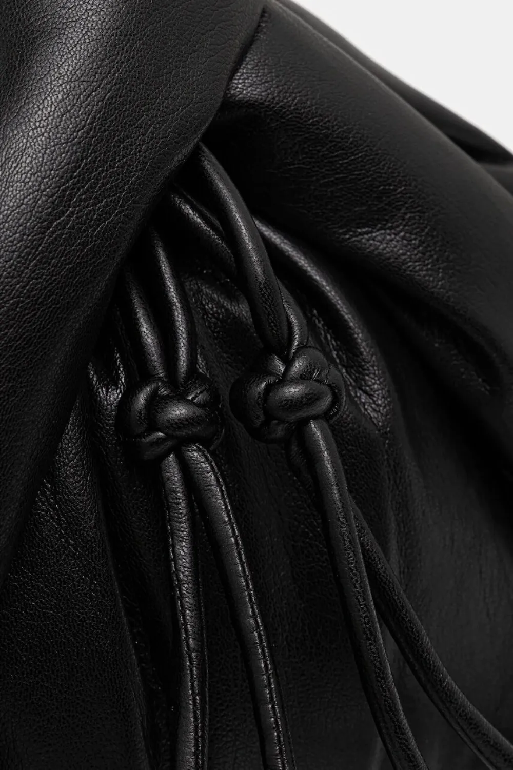 Nanushka Jen leren shopper Zwart