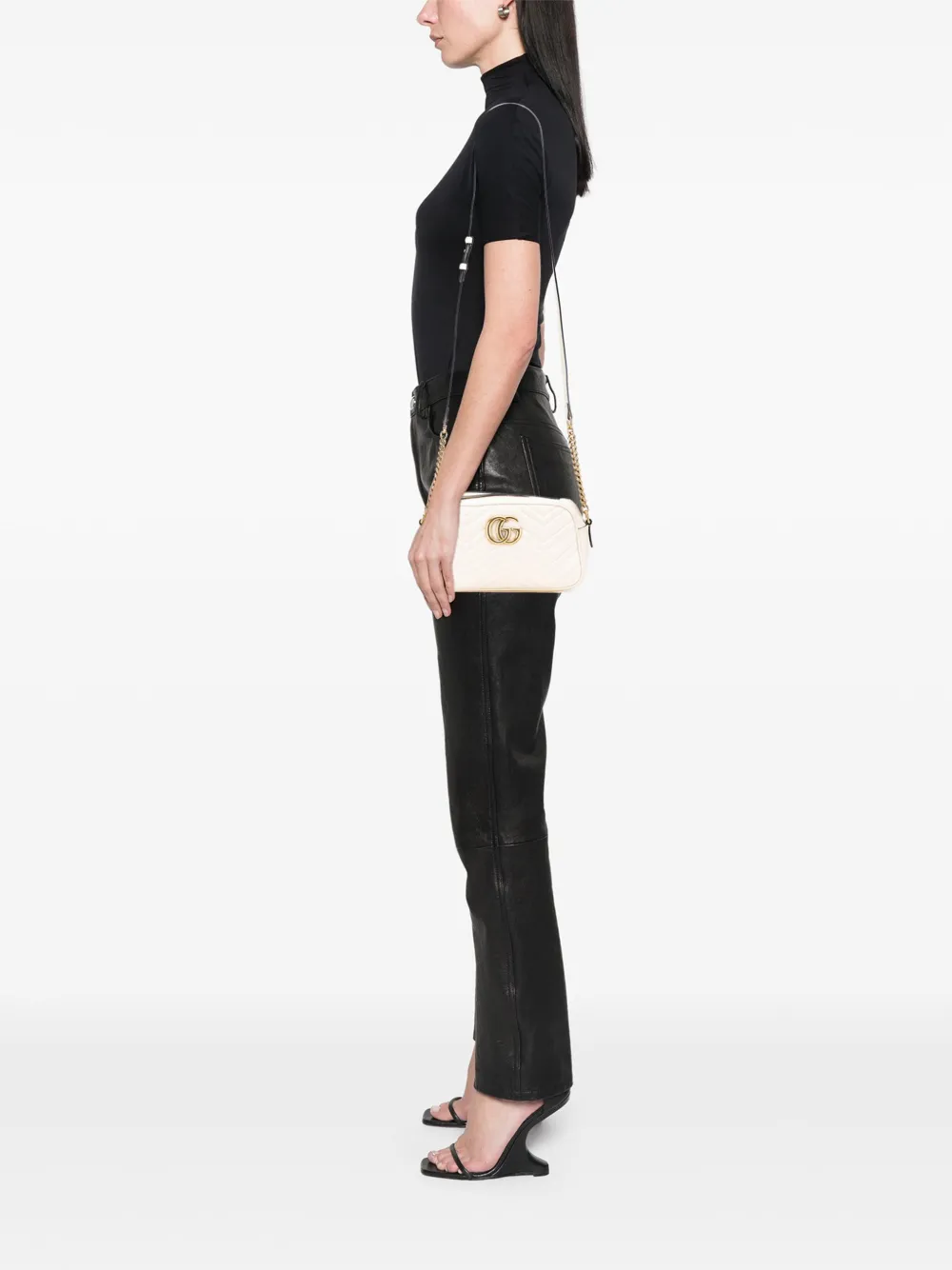 Gucci Pre-Owned 2016-2025 Small GG Marmont Matelasse Leather crossbody bag | Pre-Owned | Image 2