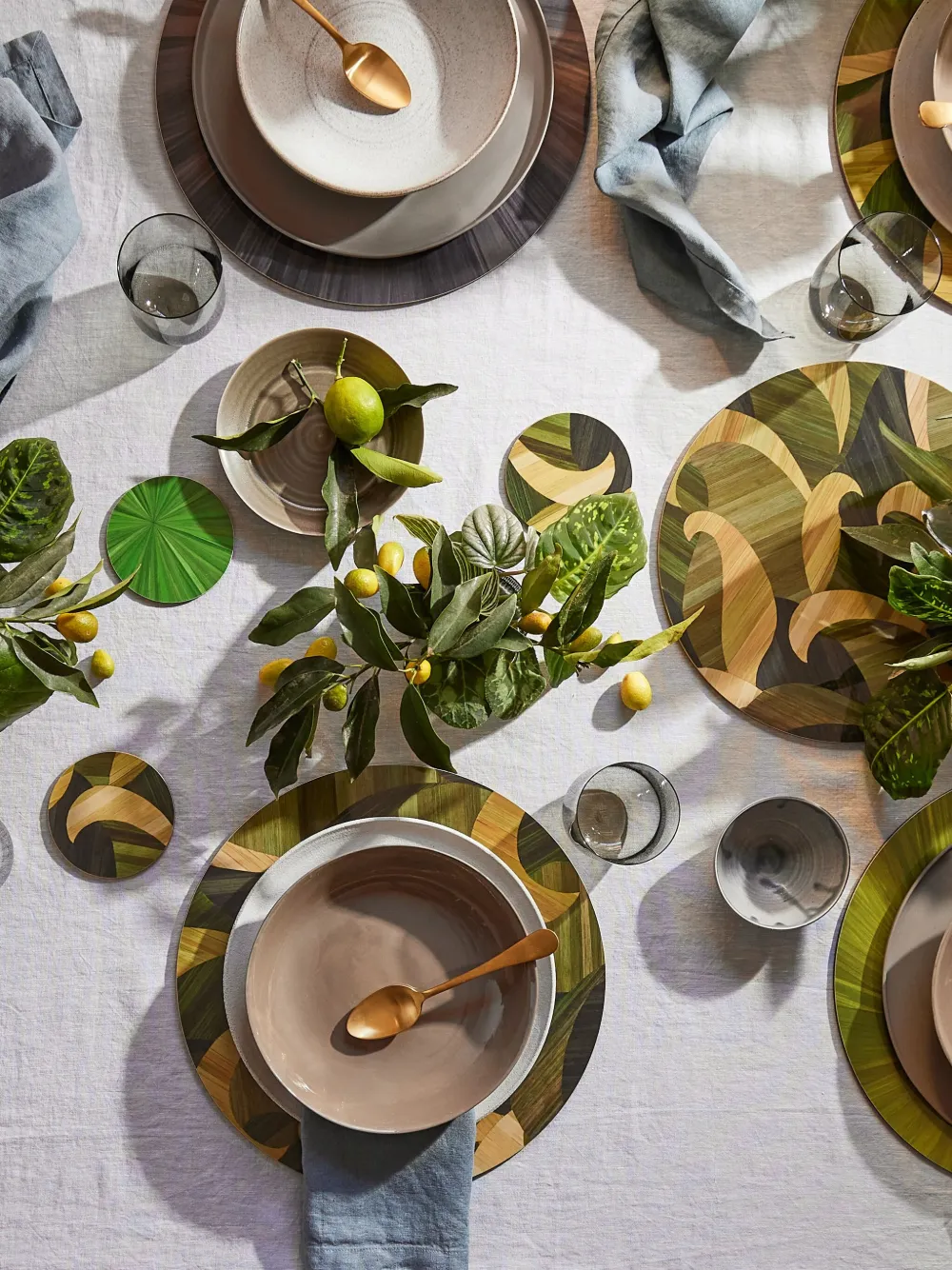 Hestialiving Tropique Round Tablemats (set Of Two) In Green